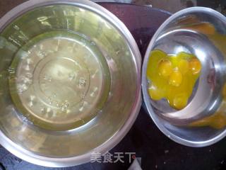 零失败电压锅版戚风蛋糕的做法步骤：2