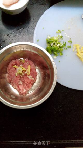 葱香瘦肉粥的做法步骤：3
