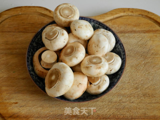 口蘑肉片的做法步骤：1