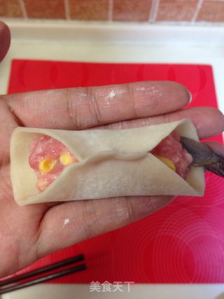 虾肉锅贴的做法步骤：7