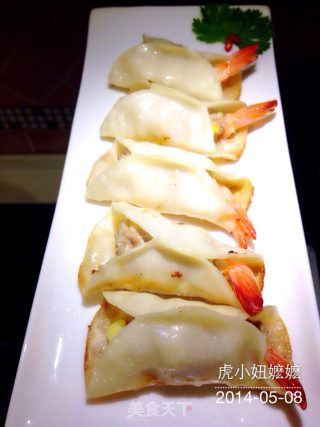 虾肉锅贴的做法步骤：10