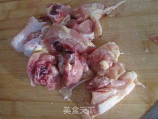 小鸡炖蘑菇的做法步骤：2