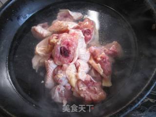 小鸡炖蘑菇的做法步骤：3