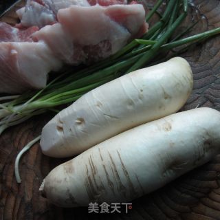 干蒸白萝卜酿肉的做法步骤：1