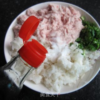 干蒸白萝卜酿肉的做法步骤：2