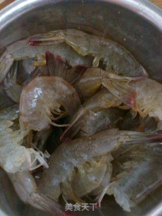 土豆泥芝士焗虾的做法步骤：1