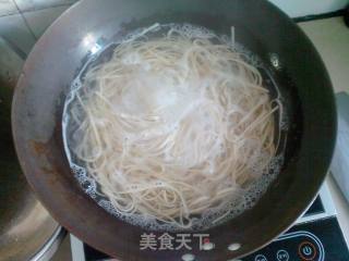 火腿肠鸡蛋面的做法步骤：8