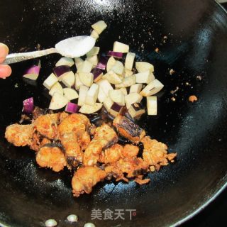 鲜茄子煮鱼的做法步骤：7
