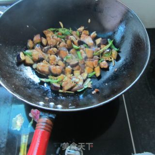 鲜茄子煮鱼的做法步骤：10