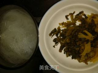 酸菜粉丝的做法步骤：1