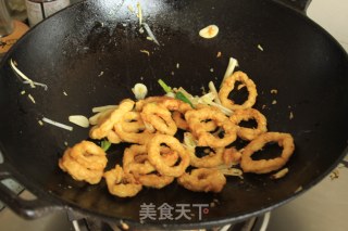 香酥鱿鱼圈的做法步骤：11