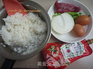 茄汁牛肉炒饭的做法步骤：1