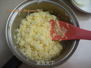 茄汁牛肉炒饭的做法步骤：3