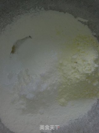 奶香小饼干——电饼铛版的做法步骤：2