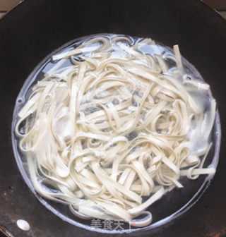 茄子肉酱面的做法步骤：3