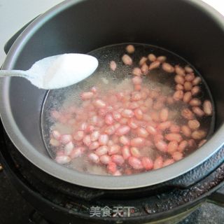 花生排骨汤的做法步骤：7