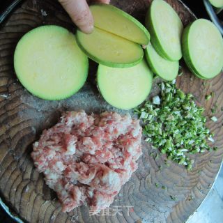 煎南瓜片夹肉的做法步骤：2