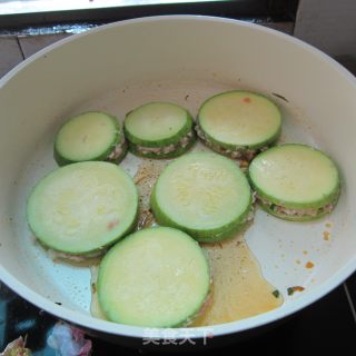 煎南瓜片夹肉的做法步骤：7