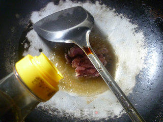 香菇里脊肉炒胡萝卜的做法步骤：6