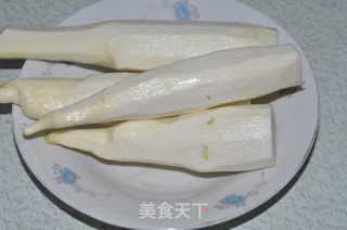 油焖茭白的做法步骤：1