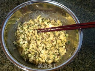 煎槐花饼的做法步骤：6