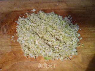 韭菜白菜鸡蛋素馅水饺的做法步骤：1