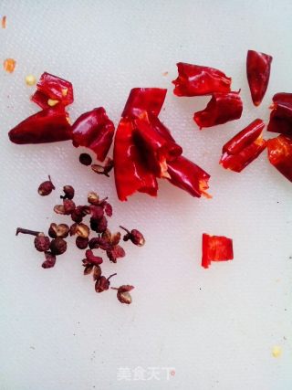 夏日激爽凉菜---炝空心菜的做法步骤：2