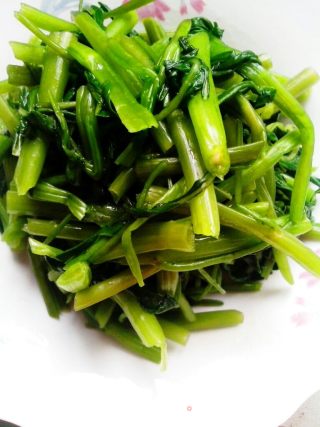 夏日激爽凉菜---炝空心菜的做法步骤：3
