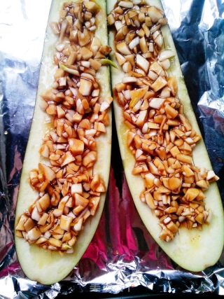 蒜蓉牡蛎烤茄子的做法步骤：4