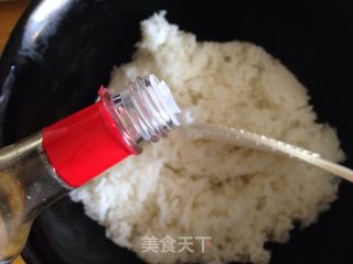 夏季无油烟凉爽晚餐——家庭版简易加州卷的做法步骤：1