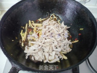 鱼香肉丝的做法步骤：11