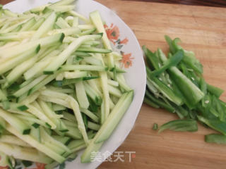 清炒南瓜苞的做法步骤：3