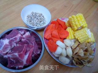 猪骨汤的做法步骤：1
