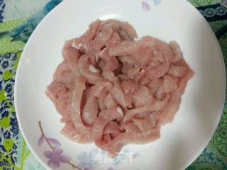 酥炸里脊的做法步骤：2