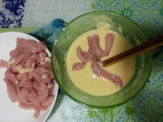 酥炸里脊的做法步骤：3
