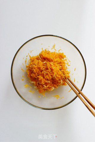 【南瓜馅饼】外婆菜园里的美味食物的做法步骤：6