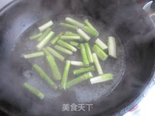 芦笋茭白炒豆干的做法步骤：3