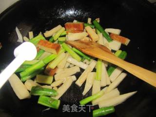 芦笋茭白炒豆干的做法步骤：12