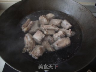 糖醋排骨的做法步骤：3