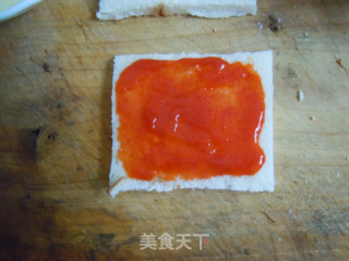 早餐可以很美味又快手---番茄酱芝多士的做法步骤：3