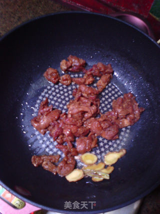 老黄瓜炒肉的做法步骤：4