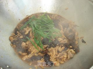 木耳炒肉丝的做法步骤：9