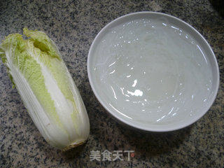 娃娃菜炒粉丝的做法步骤：1