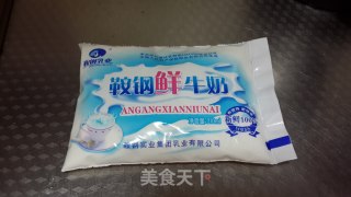 春日版草莓奶昔的做法步骤：2