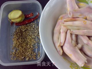 香水鸭脚的做法步骤：1