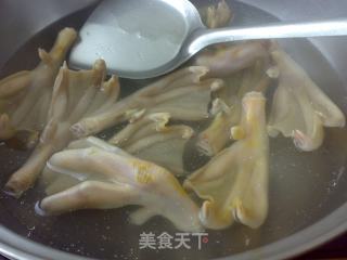 香水鸭脚的做法步骤：2