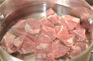 贵妃牛腩的做法步骤：1