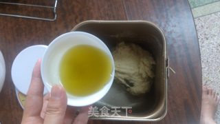 中种花朵六合面包的做法步骤：4