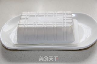 番茄酱汁浇豆腐的做法步骤：2