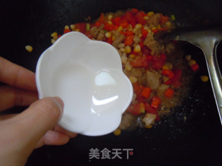 小朋友爱彩色----彩蔬炒鸡丁的做法步骤：8